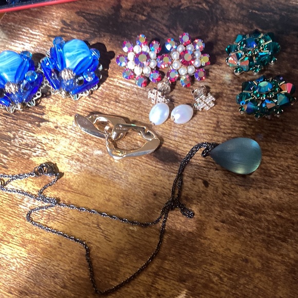 Modern and Vintage earrings… Weiss, Alexis Bittar, Tory Burch, Baublebar. - Picture 5 of 6